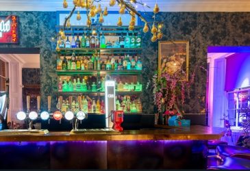 Ronnie's Bar Warwick